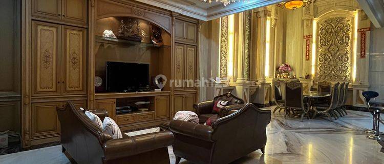 Dijual Villa Mewah Di Komplek Grand Polonia 1