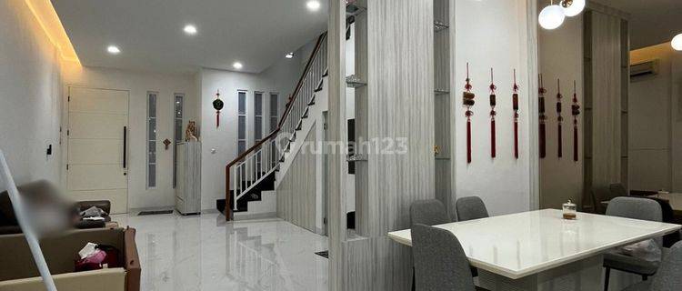 Dijual Town House Jalan Madio Santoso Komplek Madio Regency 1