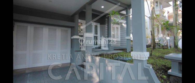 Rumah Kontrakan 3 Lantai Bagus Furnished SHM di Kota Baru Parahyangan, Bandung 1