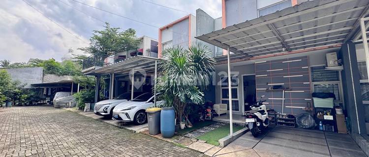 House Location Adjacent to South Jakarta In Pangkalan Jati 1