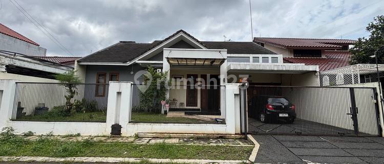 Ready-to-Occupy House, Prime Location in Block A, Near Lebak Bulus 1