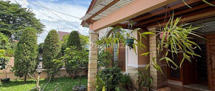 Rumah Cantik Di Lokasi Terdepan Di Bintaro Sektor 2 , Tangsel 1