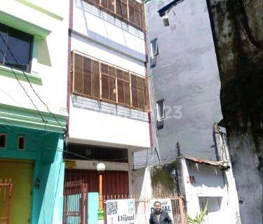 Dijual Ruko.3 Petak Di.jl..yos Sudarso. 1