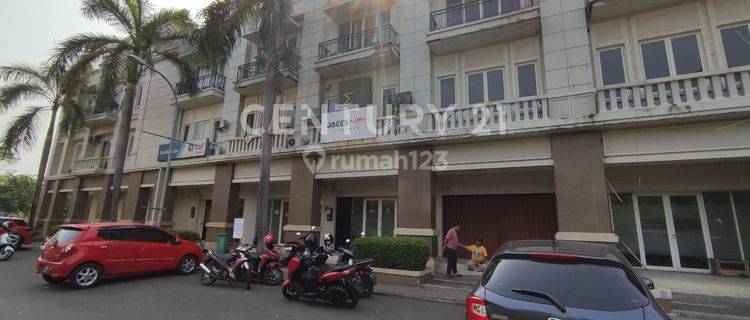 Ruko Grand Taruma 3  Lantai  Jl. Dharmawangsa Blok C30 Karawang  1