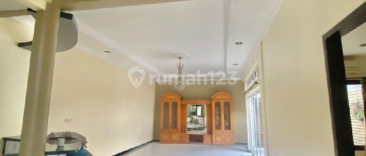 Affordable 1.5-Story House in Elysium 1