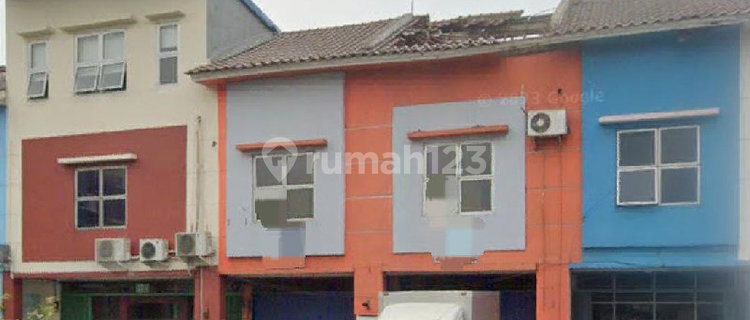 2.5-Story Attached Shop House, Good Condition, Facing Main Road Kalimas 2 Bekasi 1