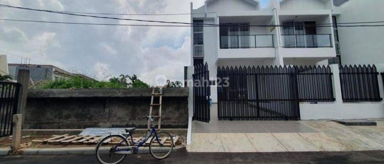 Rumah Baru Disewakan Di Regency Melati Mas 1