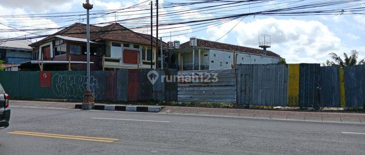 Land on the side of the main road Gatsu Timur Denpasar