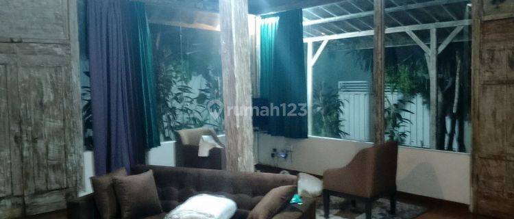 Rumah Joglo 1 Lantai Disewakan, Area Seminyak 1