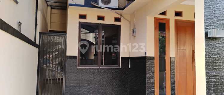 House in Complex Ready to Occupy in Bintaro, South Jakarta 1