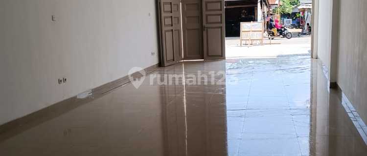 Shop house on Kebayoran Lama Main Road S253 1