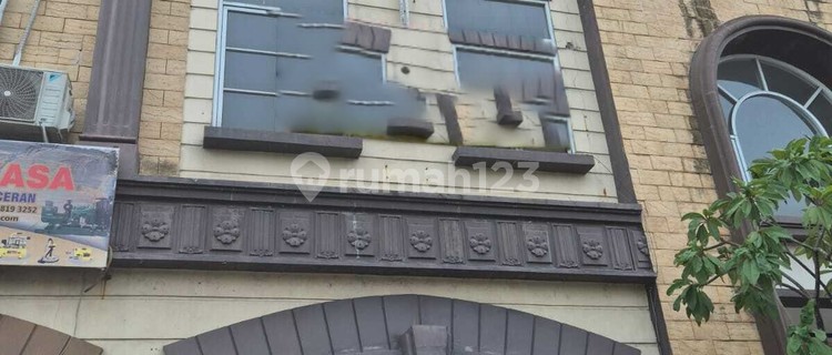 For Rent or Sale 3-Story Shop House Ready to Use Thamrin Boulevard Shop House 1