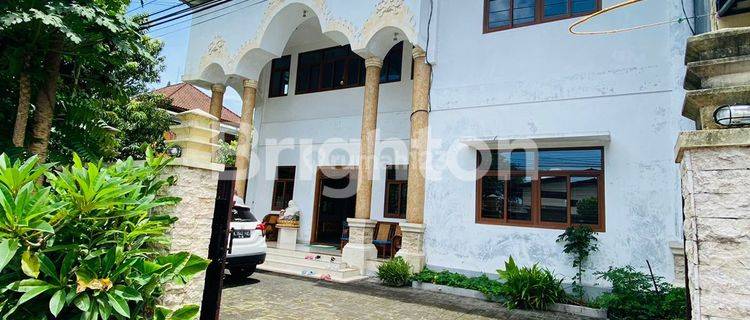 2.5 LT HOOK HOUSE/SHOP FOR SALE AT THE SIDE OF ASTINA ROAD LOCATION SOUTH GIANYAR 1