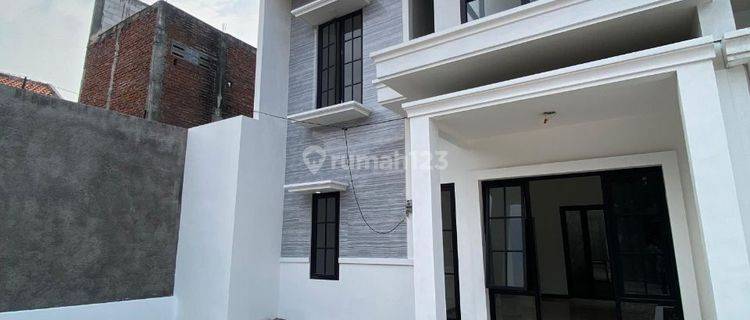 Rumah Kebraon Type American Classic  Berlokasi Di Surabaya Barat, Dekat Pintu Tol Gunungsari 1