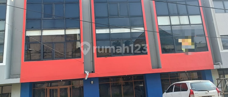 Disewakan Ruko Gandeng 3 Lantai di Jatake, Tangerang 1