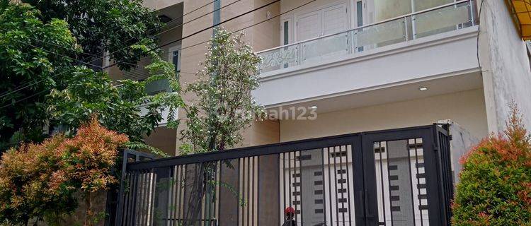 Rumah Shm 3 Lantai Bagus Murah Banget 1