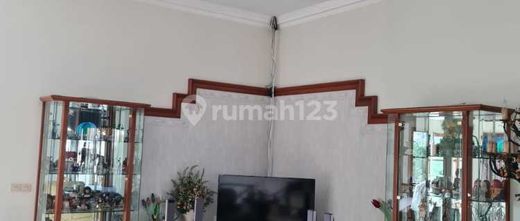 Rumah 3 Lantai Bagus di Setra Duta, Bandung Mainroad 1