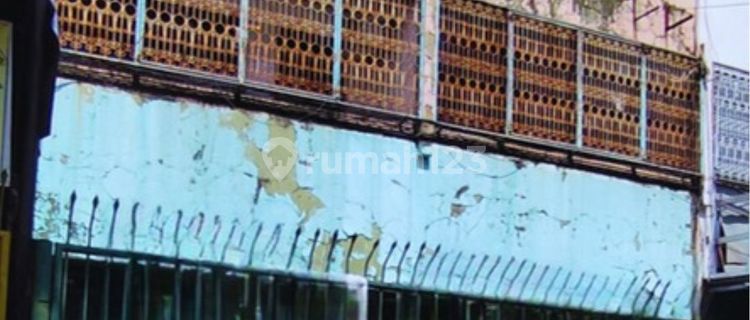 For Rent 3-Storey Shop House on Gunung Latimojong Main Road, Strategic Location 1