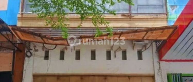 For Sale 3-Storey Shop House on Pengayoman Road, Strategic Location Near Panakukkang Mall 1