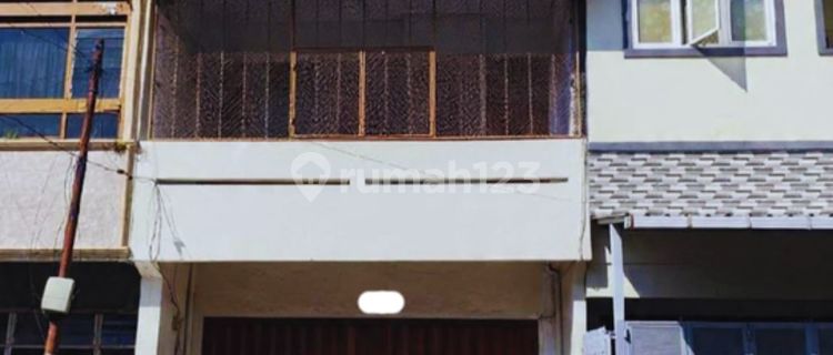 For Sale 3-Story Shop House Ready to Use In City Center Gn Lompobattang Axis 1