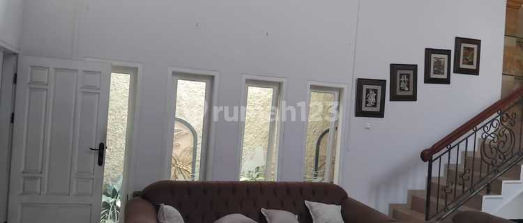 DISEWAKAN RUMAH MODERN FULL FURNISHED SIAP HUNI  1