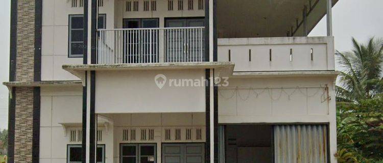 Di Jual Cepat, Rumah Model Villa di Daerah Singkawang Sakkok Sedau di Gg. Famili, Dekat Dengan Bundaran Singkawang. 1