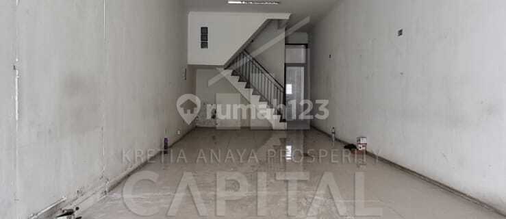 2-Story Shop House Suitable for Offices, Clinics, and Others in Sukahaji 1