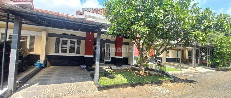 Rumah di Kota Baru Parahyangan Bandung, Minimalis Semi Furnished 1