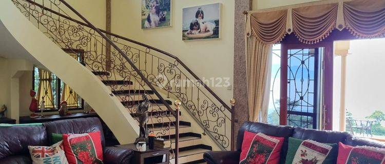 Dijual Villa Mewah Exclusive 2 Lantai Nyaman Dan Asri Siap Huni di Lembang Bandung  1