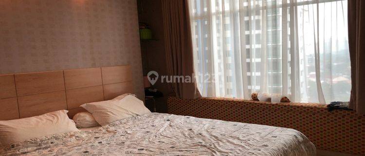 Dijual Apartemen Hampton Park 2 Kamar Tidur Furnished Bagus 1