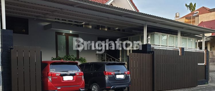 Well-Maintained Full Furnished House Ready to Occupy in West Surabaya Commercial Area 1
