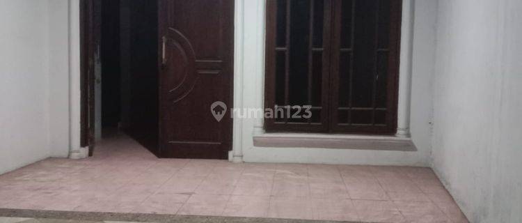 Rumah 2 Lantai Siap Huni di Mampang, Jakarta Selatan  1