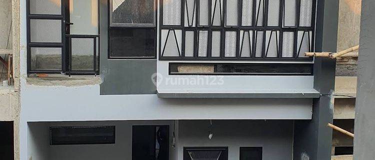 Granada Rumah 2 Lantai Dekat Kampus & Pintu Toll 1