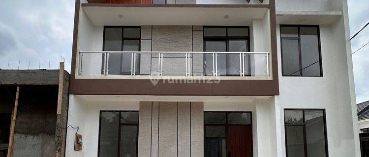 7x12m Rumah  2 Lantai Dp.0% Fee Biaya Biaya Shm  1