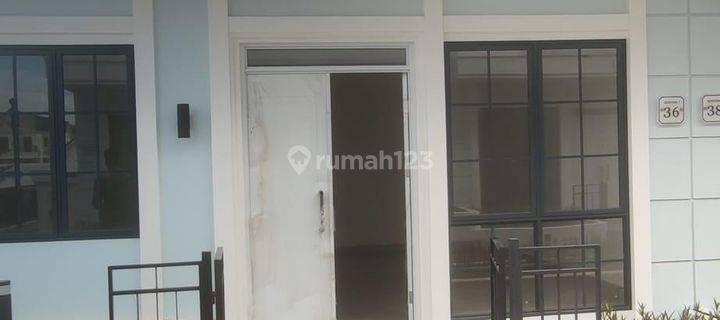 Sewa Rumah Baru Lavon 2 Double Decker 3 Lantai Lt 63 M2 Lb 150 M2 4+1 BR Unfurnished Tangerang 1