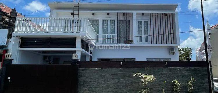 Villa Fully Furnished 5 BR Di Jimbaran Dekat Bandara Dan Ungasan 1