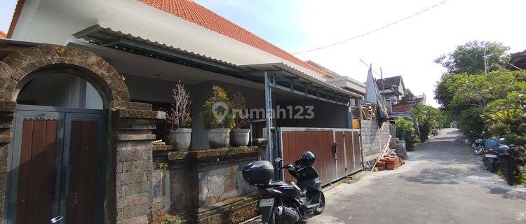YEARLY OR MONTHLY 2 BEDROOM FULLY FURNISHED HOUSE IN GIANYAR 1