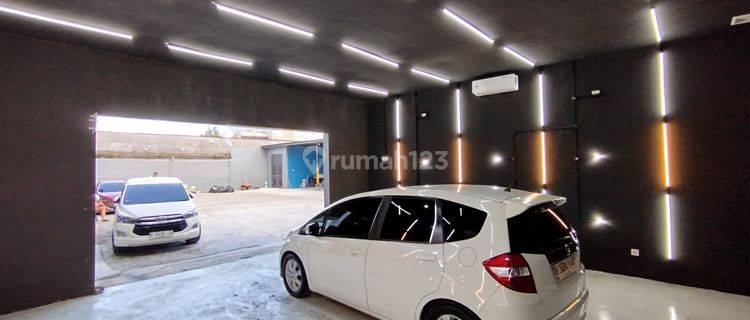 Ruang Studio 7x7 Meter Satu Area Dengan Usaha Otomotif Jimbaran 1