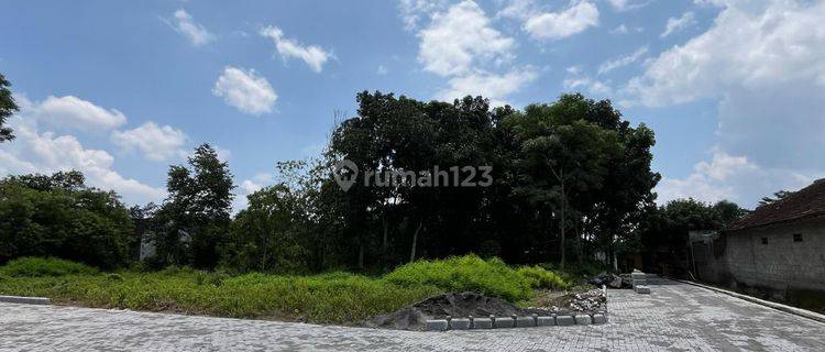 Tanah Jogja Bisa di CICIIL, Lokasi Barat Candi Prambanan 1