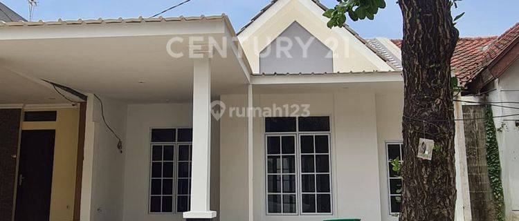 Rumah Bagus Dan Baru Renov Di Beverly    1