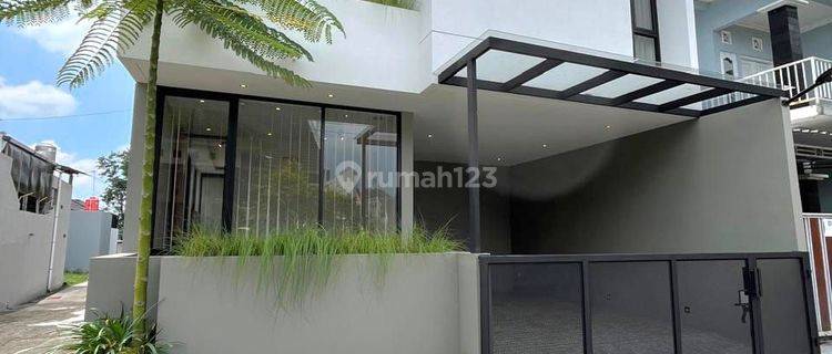 Istimewaa !!!! Rumah Baru Modern Industrial 2 Lantai Di Sukoharjo Ngaglik Fully Furnished Baru Utara 2 Lantai 1