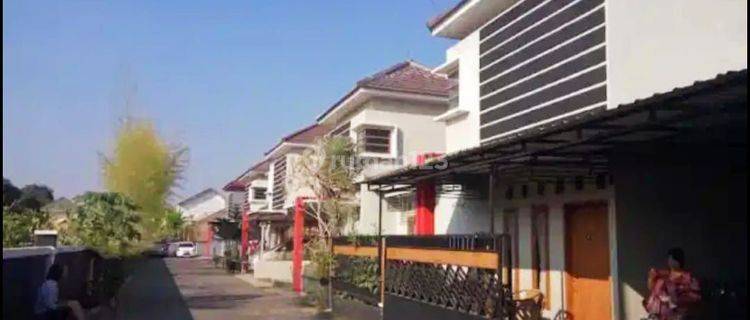 Rumah Bagus Siap Pakai
( Semi Furnished )
di  Perumahan Di Gawanan, Colomadu, Solo
 1