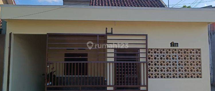 Rumah Bagus Siap Huni Di Pingggir Jalan Baturan Colomadu Karanganyar Solo 1