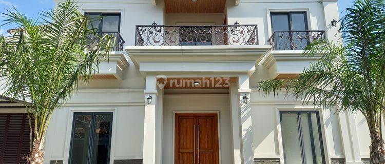 Dijual Rumah Mewah Bagus 2 Lantai Bangunan Baru
( Full Furnished ) 1