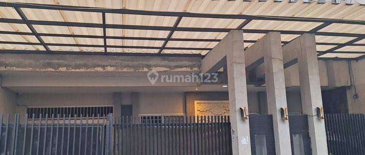 Dijual Rumah 2 Lantai Lt 112m2 di Gambir Jakarta Pusat 1