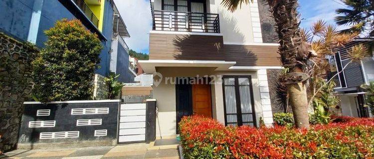 Villa Hook Full Furnished di Kusuma Pinus Abdul Gani Atas Kota Batu 1