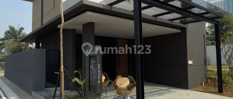 Luxury House At Diponegoro Lippo Village Tangerang 1