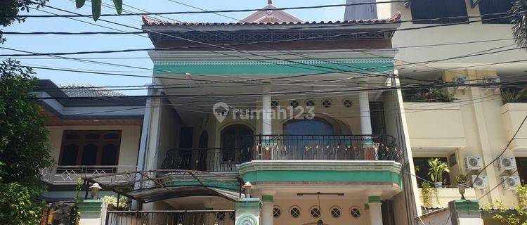 Rumah 3,5 Lantai di Kramat Jakarta Pusat, Daerah Teduh Dekat Halte Trans Jakarta, Laboratorium 1