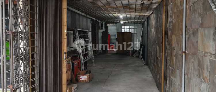 Rumah di Jl di Panjaitan Semarang,Sangat Strategis untuk Anda 1