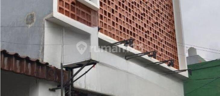 Strategic Kiosk in South Kedoya 1